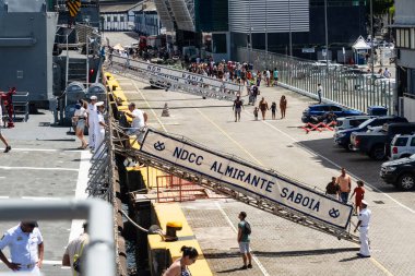Salvador, Bahia, Brezilya - 26 Ocak 2025: Brezilya 'nın Bahia kentindeki Salvador limanına ziyaretler için bir donanma gemisi açıldı.
