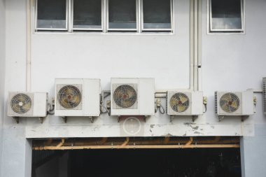 Bina üzerinde hava kompresörü