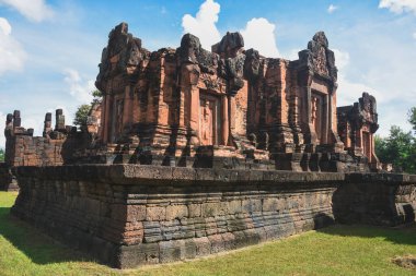 Khon Kaen, Tayland 28 Ekim 2023 Prasat Pueai Noi veya Phrathat Ku Thong, Pueai Noi Bölgesi, 