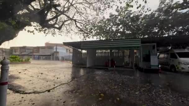 Khon Kaen Thailandia Novembre 2023 Pioggia Nong Song Hong Hospital — Video Stock