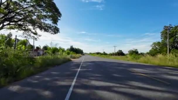 Een Motorfiets Rijden Weg — Stockvideo