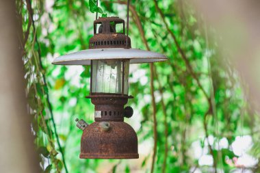 Parktaki eski lamba.