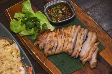 Masada hazır yemek var.