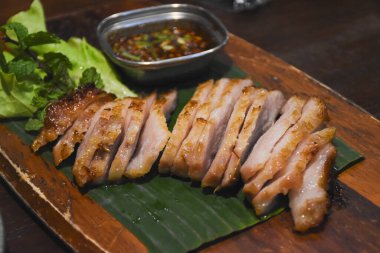 Masada hazır yemek var.