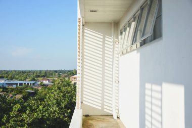 Building wall openings for ventilation