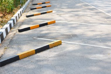 İşaretli park yerleri