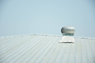 Ticari İnşaatta Metal Çatı