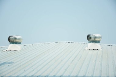 Ticari İnşaatta Metal Çatı