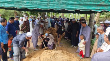 Songkhla, Tayland. 21 Ekim 2022: Tayland 'da bir Müslüman köyünün mezar kazısı. Tüm köy bu tören için bir araya gelecek..