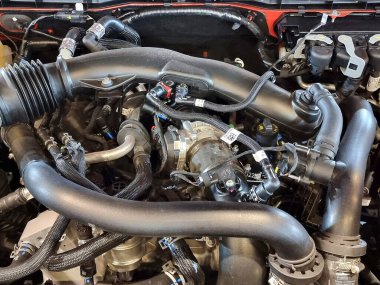 Kamyonun motoru temizlendikten sonra..