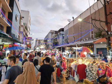 Hatyai-Tayland. 24 Aralık 2022. Yürüyen atışlar. Nefret Yai Gece Pazarı 'ndaki Yemek Festivali' nde.