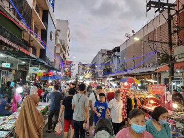 Hatyai-Tayland. 24 Aralık 2022. Yürüyen atışlar. Nefret Yai Gece Pazarı 'ndaki Yemek Festivali' nde.