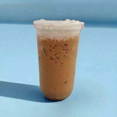 Buzlu kahve ve buzlu çay Tayland 'da susuzluğunuzu gidermek için popüler içkilerdir..