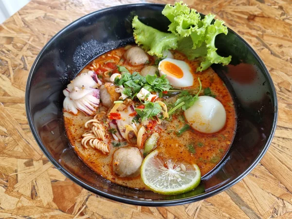 Kremalı Tom Yum Noodles Tayland Ünlü Bir Yiyeceğidir Tayland Her — Stok fotoğraf