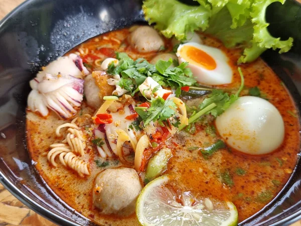 Cremoso Tom Yum Fideos Una Comida Famosa Tailandia Puede Comer —  Fotos de Stock