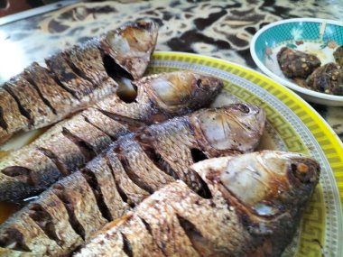 Padma Nehri 'nden Çıtır Kızarmış Hilsha Balığı: Geleneksel Bengali Lezzeti