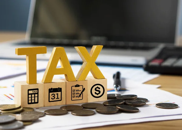 Impuestos Carta Madera Icono Impuestos Bloque Madera Pagar Impuestos Año —  Fotos de Stock