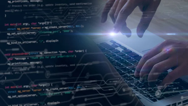 Yeni yazılım programı üzerinde çalışan bilgisayar programcısı. Kodlayıcı tüm betik arızalarını çözmek ve şirketin siber güvenliğini üne kavuşturmak için işe alındı..