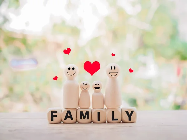Dřevěná Postava Rodiny Stojící Dřevěných Blocích Slovem Rodinnost Pro Šťastný — Stock fotografie