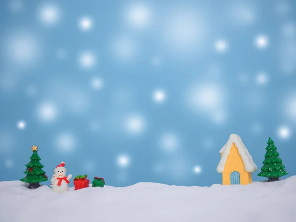 Різдвяна Ялинка Мініатюрний Будинок Блискучим Світлом Різдвяних Новорічних Свят Фон — стокове фото