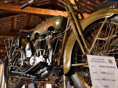 1921 Harley-Davidson, Pesaro 'daki Benelli müzesinde sergileniyor.