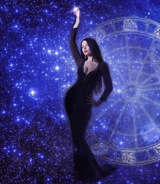 Asztrológia Horoszkóp Egy Barna Lány Portréja Piercing Kinézetű Áll Sötét — Stock Fotó