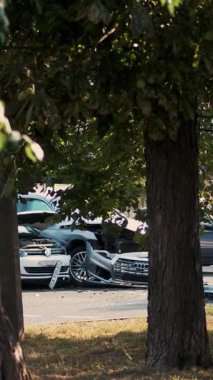 Cherkasy, Ukrayna - 30 Ağustos 2018: Bir trafik kazası bir yolda sahne. kaza kaza sokak, hasarlı otomobil City çarpışma sonra:.