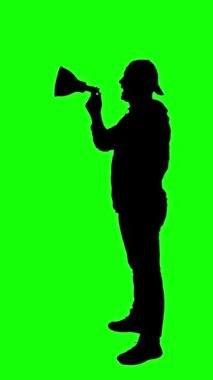 Protestocuların siyah silueti elinde bir megafon tutuyor, yeşil arkaplanda sloganlar atıyor. Eylemci protestoda, mitingde, gösteride