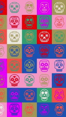 Kafatası döngüsü. Animasyon. Kusursuz bir arka plan. Çok renkli simgelerde küçük, komik insan kafatasları arkaplanı. Cadılar Bayramı, Meksika Ölüler Günü.