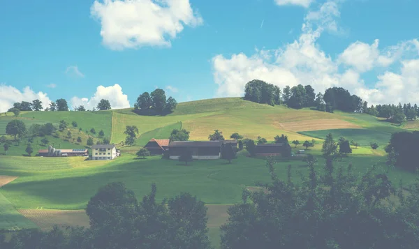 Pohled Statek Stodolu Švýcarské Venkovské Oblasti Koncept Ekologického Zemědělství Barevný — Stock fotografie