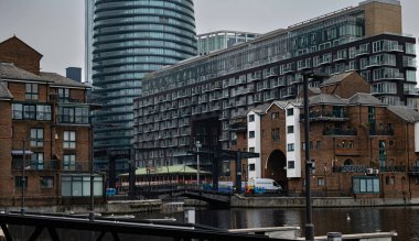 View of Glengall Bridge in Millwall Outer Dock