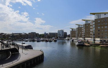 Londra - 06 04 2022: Limehouse Havzası