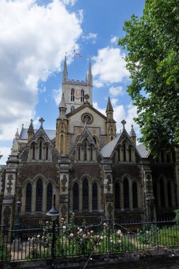 Londra - 06 10 2022: Southwark Anglikan Katedrali (St. Savior Katedrali ve Kolej Kilisesi ve St Mary Overie )
