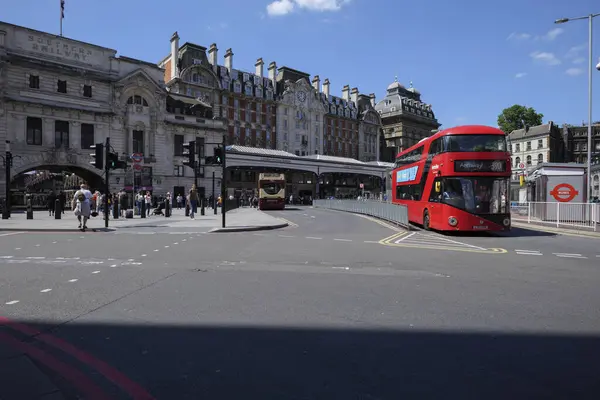 Stock image London - 06 14 2022: View of the square in front of Victoria station with the bus terminal