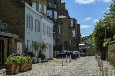 Londra - 06: 20 2022: Chelsea 'deki Lennox Gardens Mews manzarası
