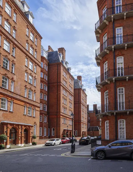 London - 06 25 2022: View of Kensington Gore