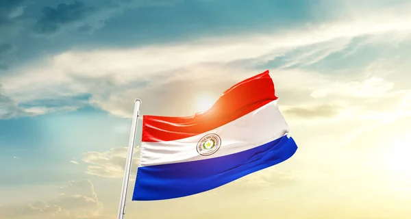Парагвай Размахивает Флагом Красивом Небе Солнцем — стоковое фото