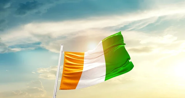 Ivory Island Waving Flag Beautiful Sky Sun — Foto Stock