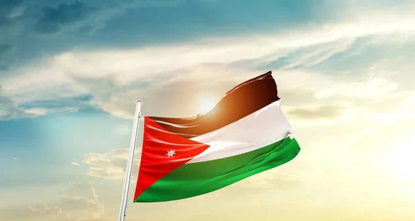 Ιορδανία Κυματίζει Σημαία Στον Όμορφο Ουρανό Τον Ήλιο — Φωτογραφία Αρχείου