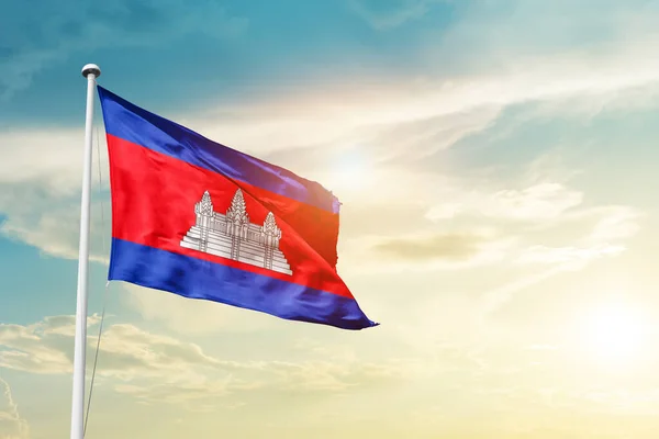 Cambodja Zwaaiende Vlag Prachtige Lucht Met Zon — Stockfoto