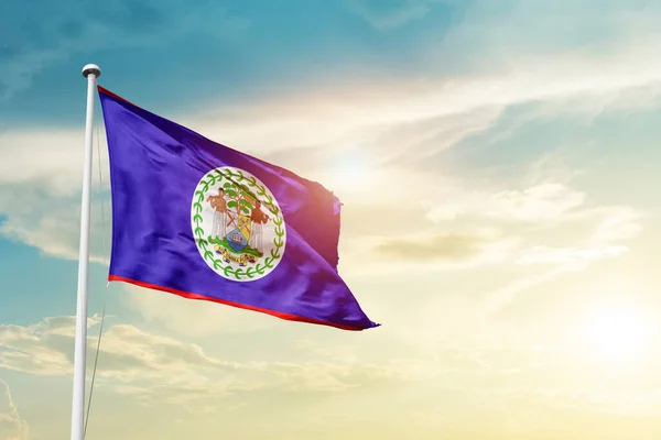 Belize Sventola Bandiera Nel Bel Cielo Con Sole — Foto Stock