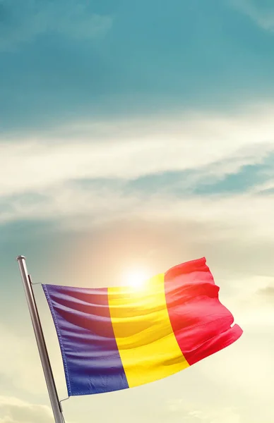 Tchad Viftar Flagga Vacker Himmel Med Sol — Stockfoto