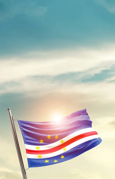 Cabo Verde Lengetve Zászló Gyönyörű Égen Nap — Stock Fotó