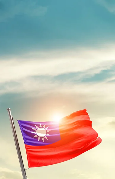 Taiwan Acenando Bandeira Céu Bonito Com Sol — Fotografia de Stock