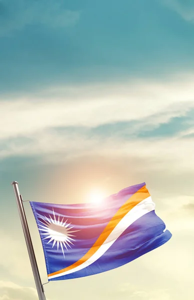 Marshall Szigetek Lobogtatva Zászló Gyönyörű Égen Nap — Stock Fotó