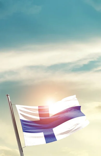 Finland Zwaaiende Vlag Prachtige Lucht Met Zon — Stockfoto