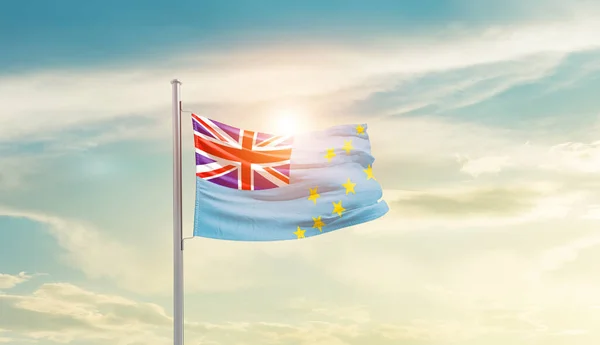 Tuvalu Acenando Bandeira Céu Bonito Com Sol — Fotografia de Stock