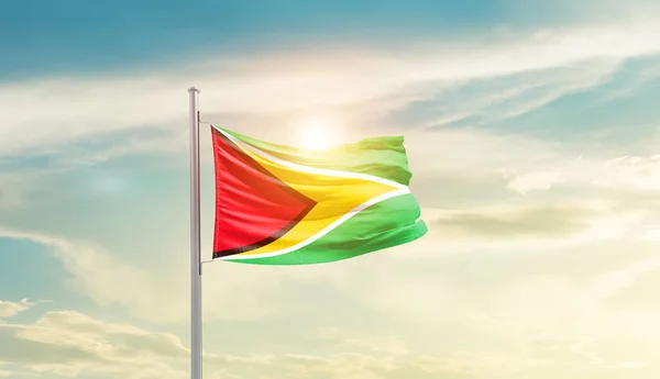 Guyana Ondeando Bandera Hermoso Cielo Con Sol — Foto de Stock