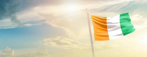 Ivory Island Waving Flag Beautiful Sky Sun — Foto Stock