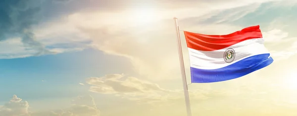 Paraguay Viftande Flagga Vacker Himmel Med Sol — Stockfoto